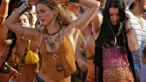 Backdrop to the movie "Artificial Paradises" #695708