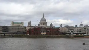 Backdrop to the movie "Baggage" #443792