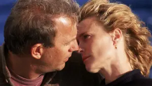 Backdrop to the movie "Message in a Bottle" #295549