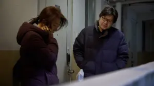 Backdrop to the movie "Moonlit Winter" #392407