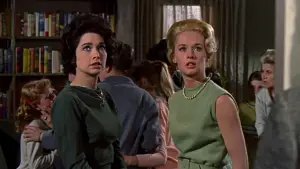 Backdrop to the movie "The Birds" #677201