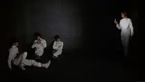 Backdrop to the movie "Head" #696708