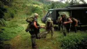 Backdrop to the movie "Platoon" #616026