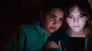 Backdrop to the movie "Cat Person" #701422