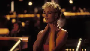 Backdrop to the movie "Showgirls" #606717