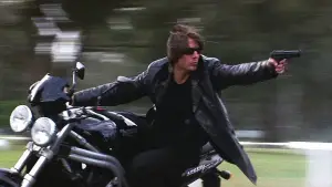 Backdrop to the movie "Mission: Impossible II" #638519