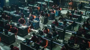 Backdrop to the movie "On the Line" #400636