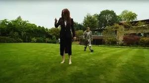 Backdrop to the movie "Bugonia" #511702