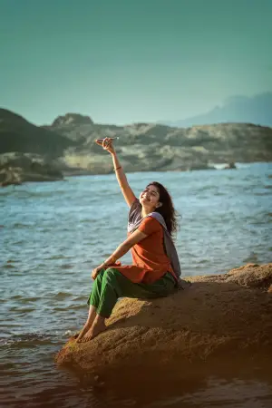 Poster to the movie "Thandel" #732988