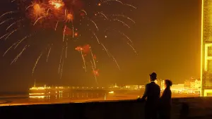 Backdrop to the movie "Empire of Light" #269751