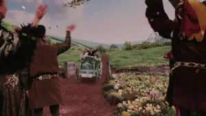 Backdrop to the movie "Ella Enchanted" #693389