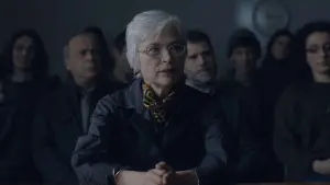 Backdrop to the movie "Άκουσέ Με" #410338