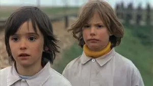 Backdrop to the movie "The Spirit of the Beehive" #204435