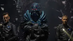 Backdrop to the movie "Skylines" #332643