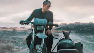 Backdrop to the movie "Black Dog" #600679