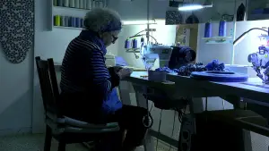 Backdrop to the movie "Happy in Blue" #773987