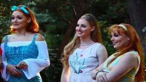 Backdrop to the movie "Finding Goldfinger" #543883