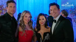 Backdrop to the movie "His & Hers" #737011