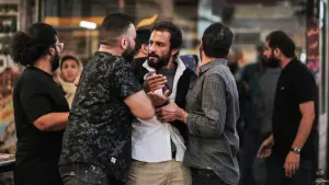 Backdrop to the movie "A Hero" #399259