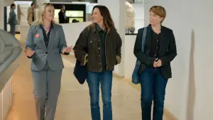 Backdrop to the movie "Three Friends" #584038