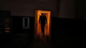 Backdrop to the movie "Fifth Mission" #776026