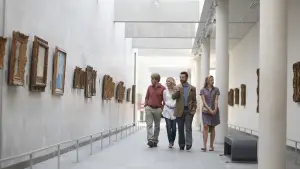 Backdrop to the movie "Midnight in Paris" #691172