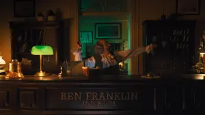 Backdrop to the movie "Quiz Lady" #338946