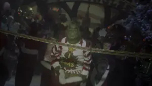 Backdrop to the movie "How the Grinch Stole Christmas" #598569