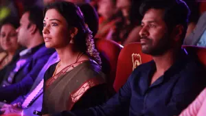 Backdrop to the movie "Devi(L)" #349298