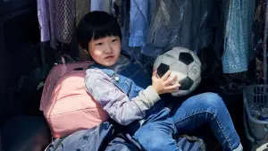 Backdrop to the movie "Broker" #233761