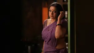 Backdrop to the movie "Thudarum" #719795