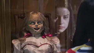 Backdrop to the movie "Annabelle Comes Home" #285807