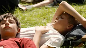 Backdrop to the movie "Close" #716952