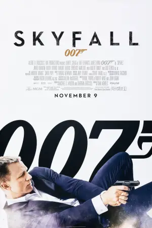 Poster to the movie "Skyfall" #588019