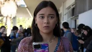 Backdrop to the movie "Afraid" #643679