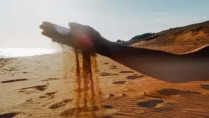 Backdrop to the movie "At Sea" #786895