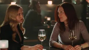 Backdrop to the movie "Chloe" #304390