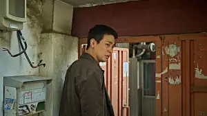 Backdrop to the movie "The Ugly" #533094