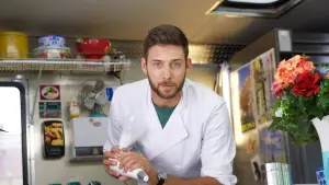 Backdrop to the movie "Secret Millionaire" #495776