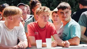 Backdrop to the movie "Holy Cow" #633835