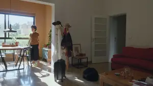 Backdrop to the movie "Home Bitter Home" #564379