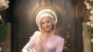 Backdrop to the movie "Wicked" #766231