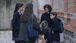 Backdrop to the movie "Sundays" #529478