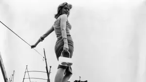 Backdrop to the movie "Never on Sunday" #483907