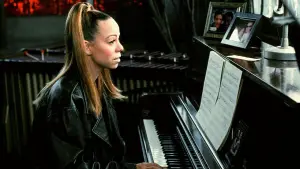 Backdrop to the movie "Glitter" #703743