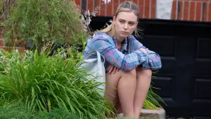 Backdrop to the movie "Glass Houses" #728244