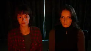 Backdrop to the movie "Red Rooms" #194983