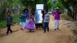 Backdrop to the movie "Town Of La Raya" #770611