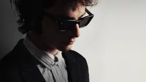 Backdrop to the movie "A Complete Unknown" #577597