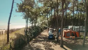 Backdrop to the movie "Le camping, un siècle de bonheur français" #929548